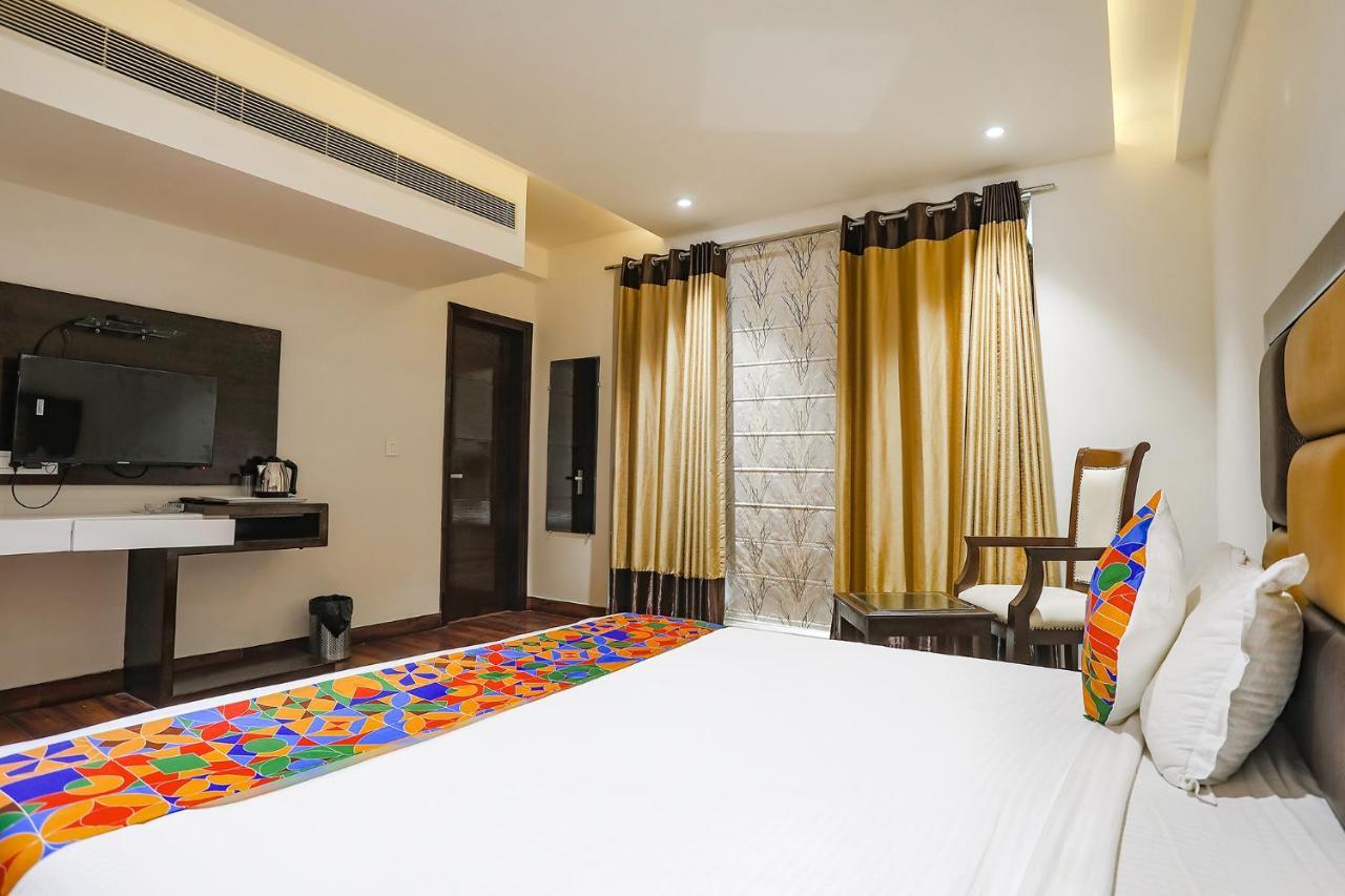 Fabhotel Grand Stay Нью-Дели Экстерьер фото